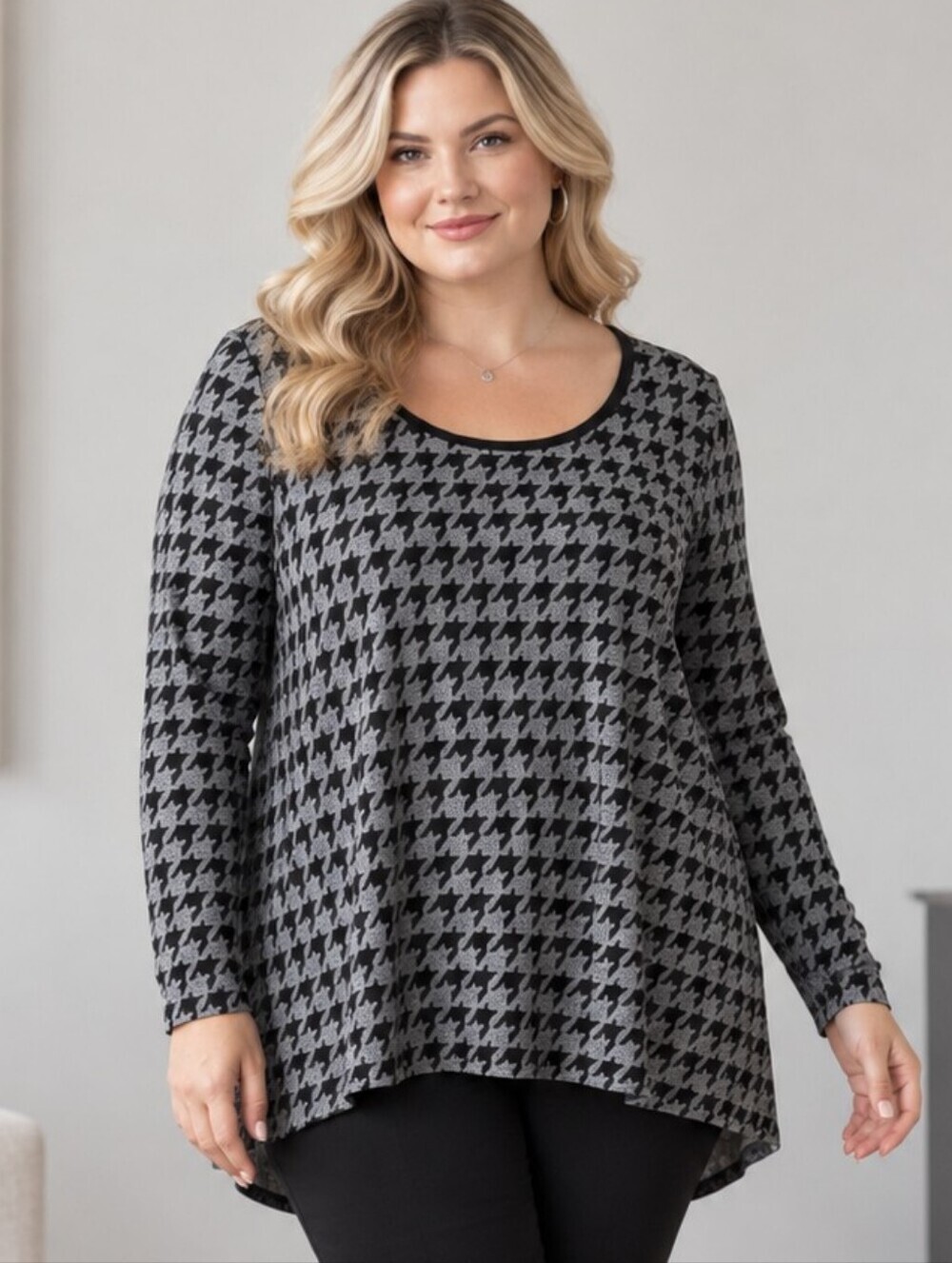 Lularoe Lynnae Classic Houndstooth Long Sleeve Top in Black and Gray